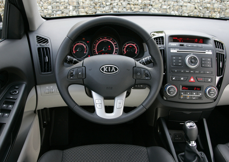 Kia Cee'd (2007-12) (12)