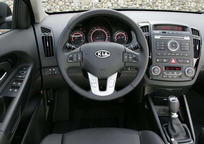 Kia Cee'd (2007-12) (13)