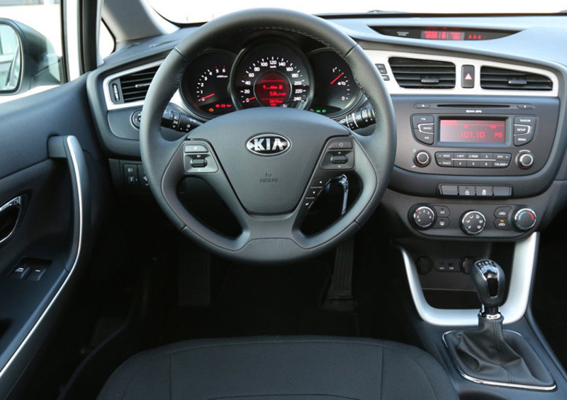 Kia Cee'd Sport Wagon (2012-18) (12)