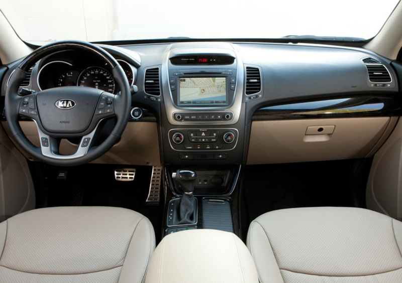 Kia Sorento (2009-15) (29)