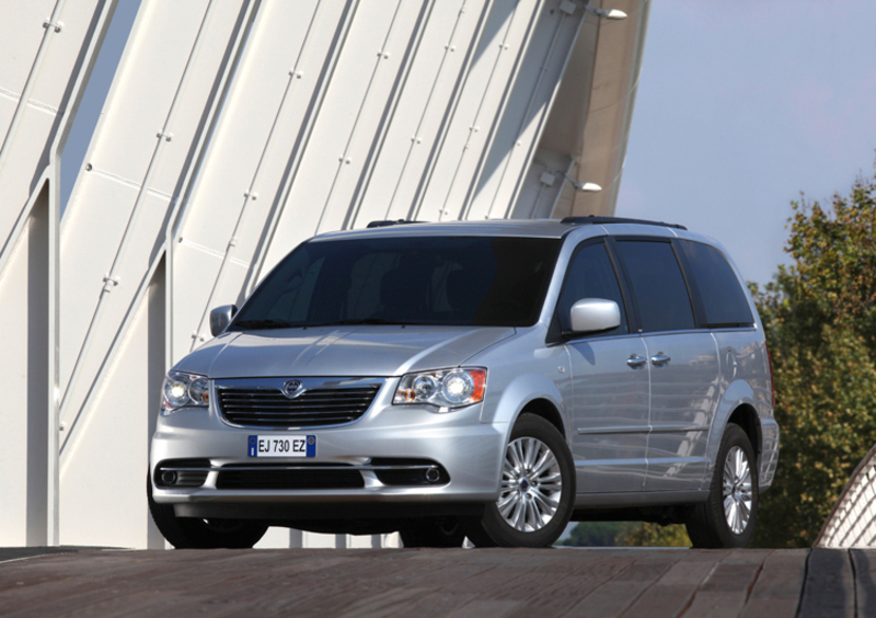 Lancia Voyager (2011-15)