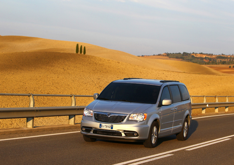 Lancia Voyager (2011-15) (5)