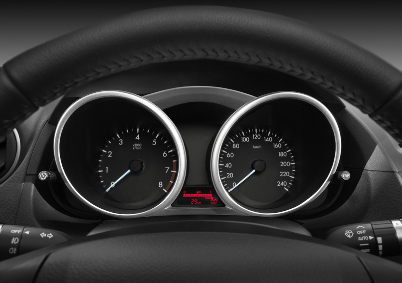 Mazda Mazda5 (2010-13) (24)