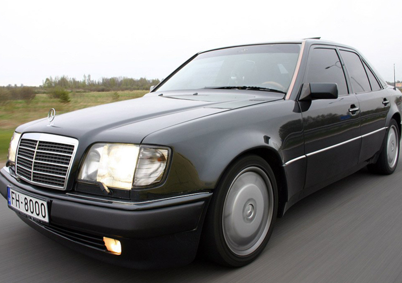 Mercedes-Benz 260 (1985-93)