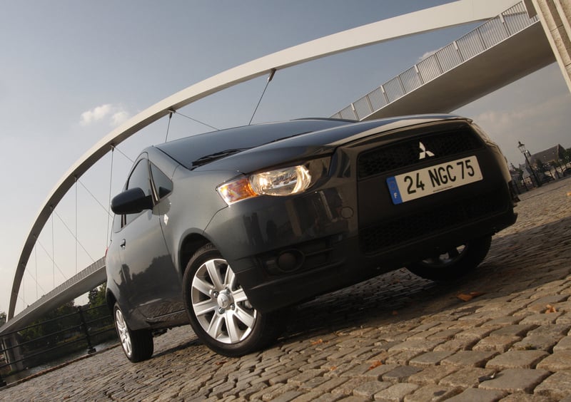 Mitsubishi Colt (2009-12) (4)