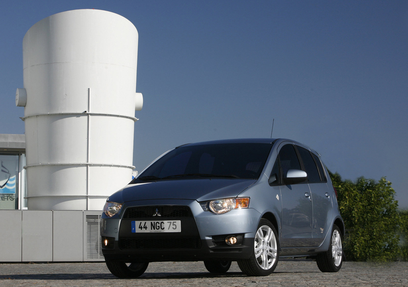 Mitsubishi Colt (2009-12) (9)