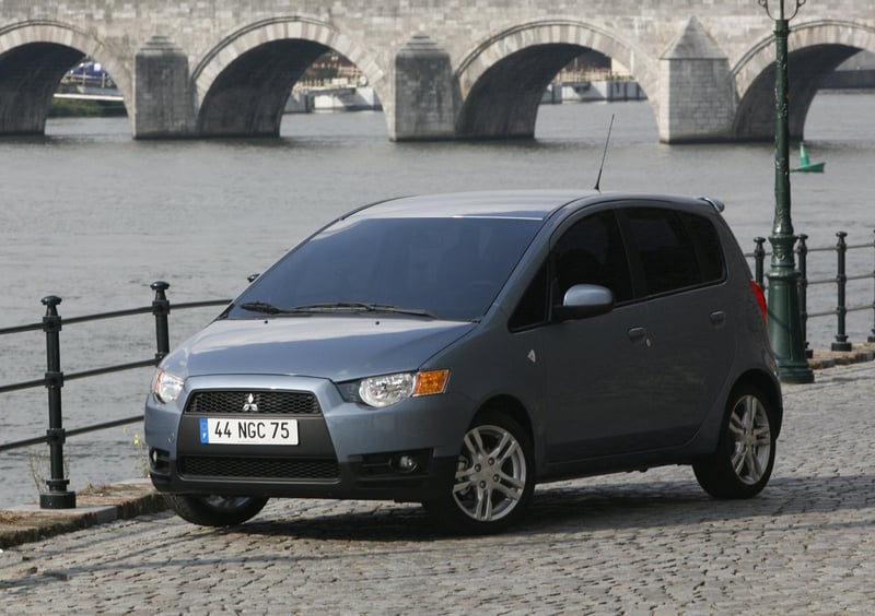 Mitsubishi Colt (2009-12) (17)