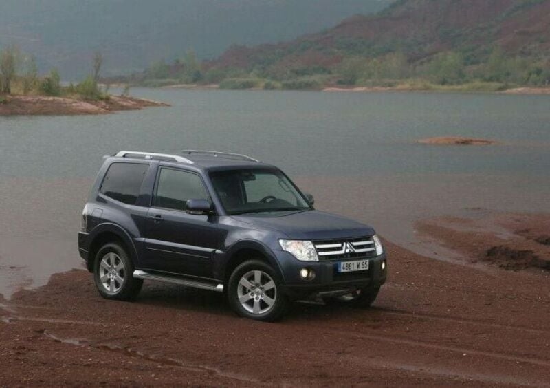 Mitsubishi Pajero (2006-19) (6)