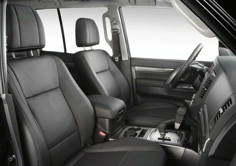 Mitsubishi Pajero (2006-19) (15)