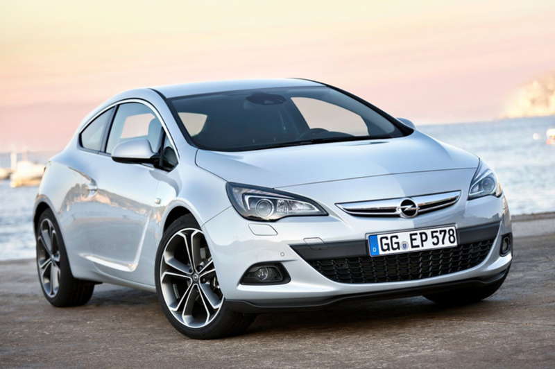 Opel Astra GTC 1.6 Turbo SIDI 200CV S&S 3 porte Cosmo