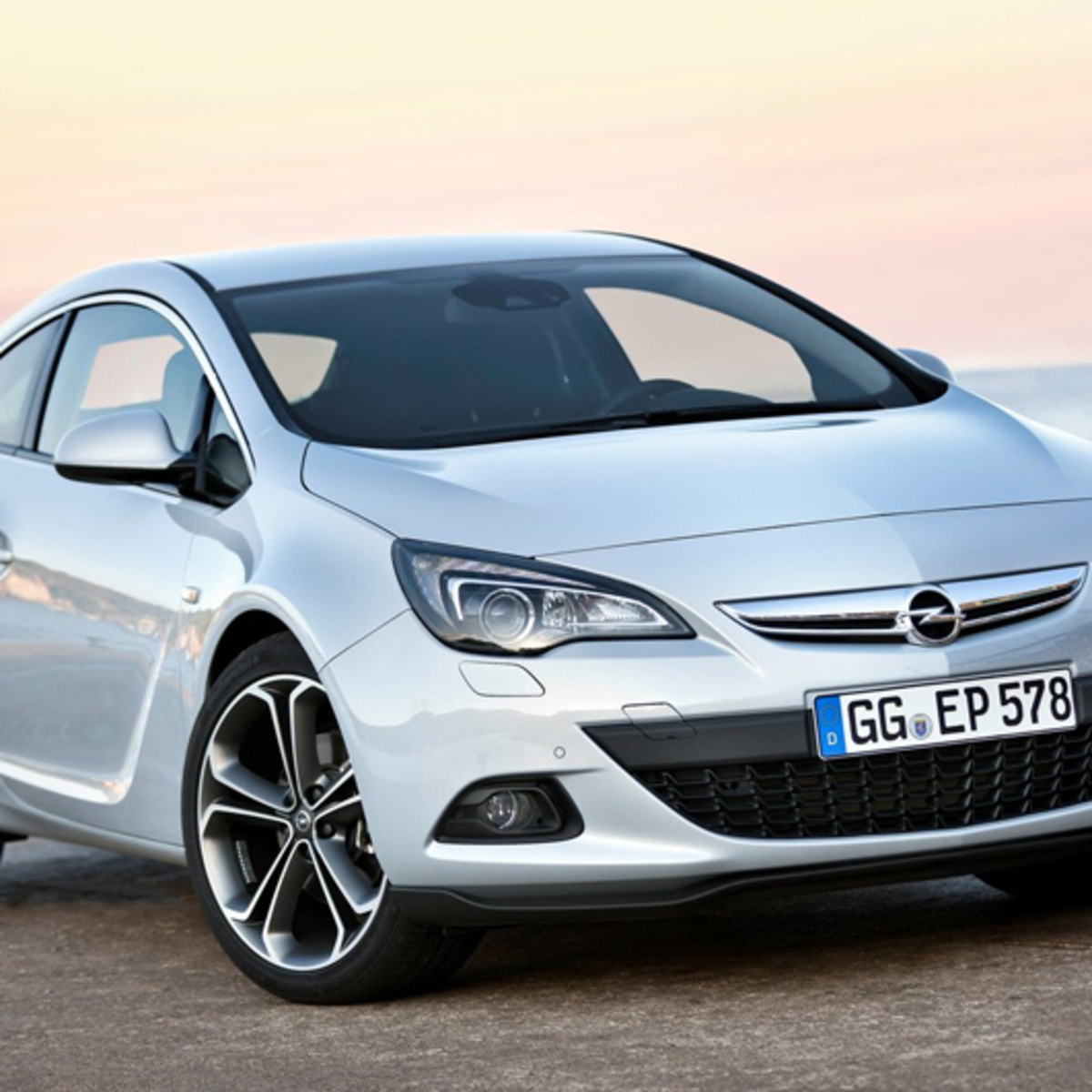 Opel Astra GTC (2011-18)