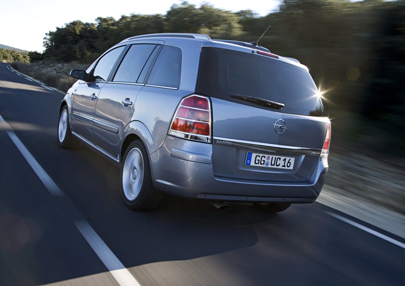 Opel Zafira (2005-15) (4)