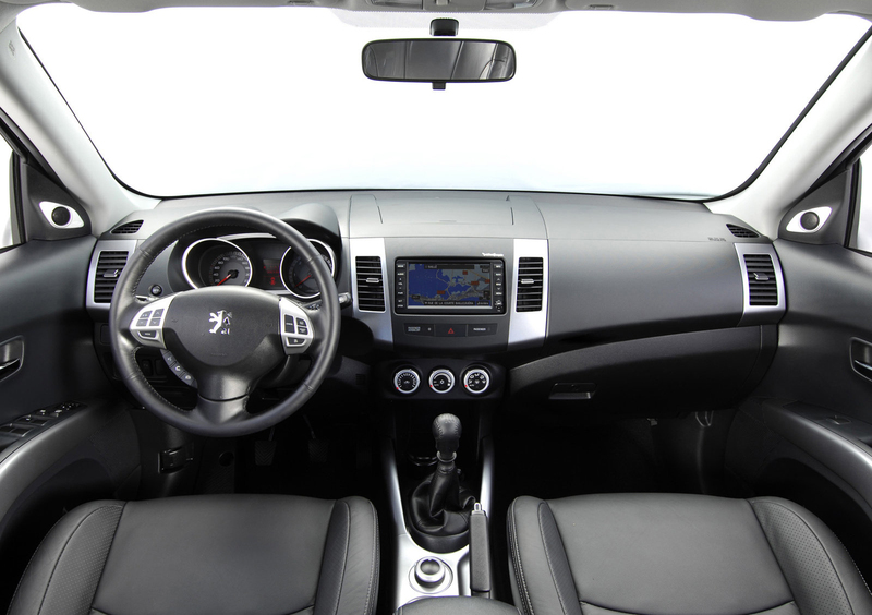 Peugeot 4007 (2007-13) (15)