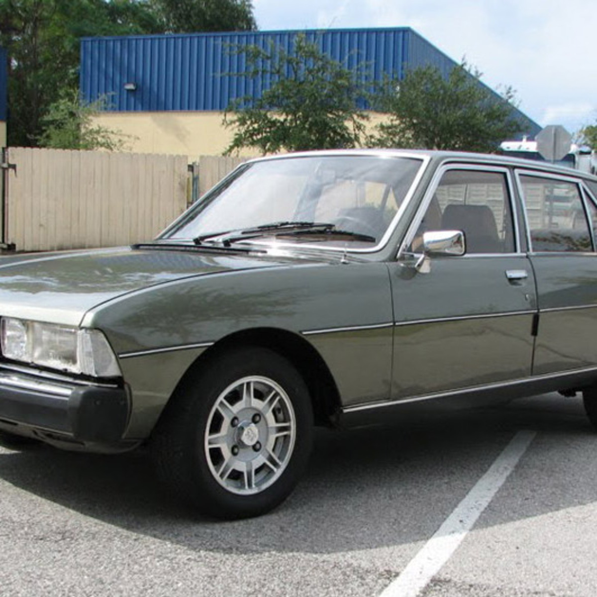 Peugeot 604