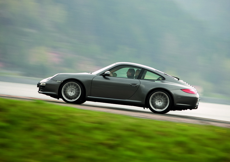 Porsche 911 Coupé (2004-11) (21)