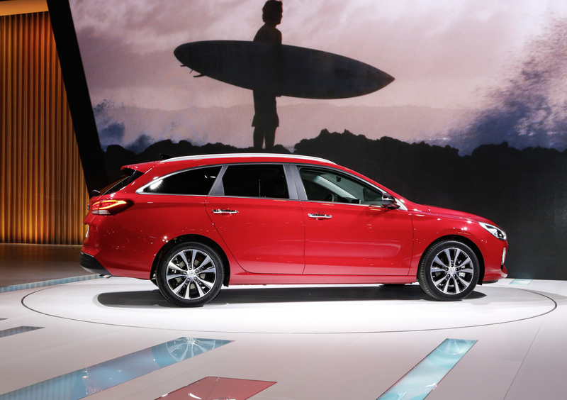 Hyundai i30 Station Wagon (2017-->>) (42)