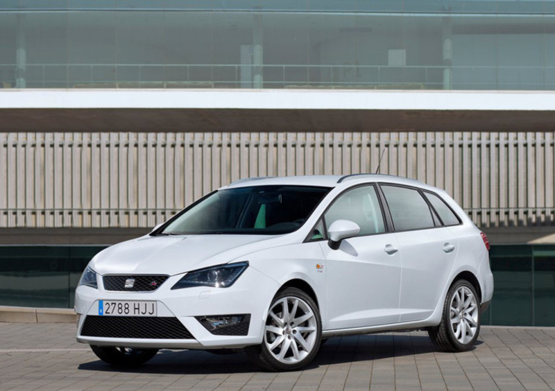 SEAT Ibiza ST (2010-17) (2)