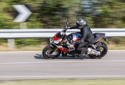 Aprilia Tuono 1100RR. Supersportiva nuda