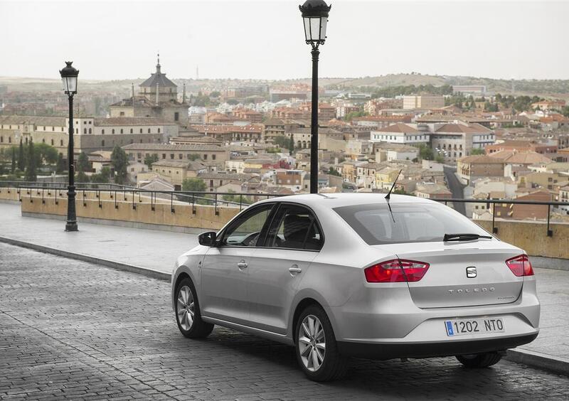 SEAT Toledo (2012-15) (26)