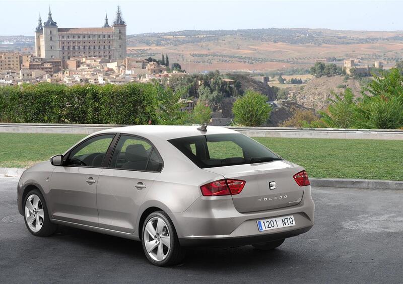 SEAT Toledo (2012-15) (34)