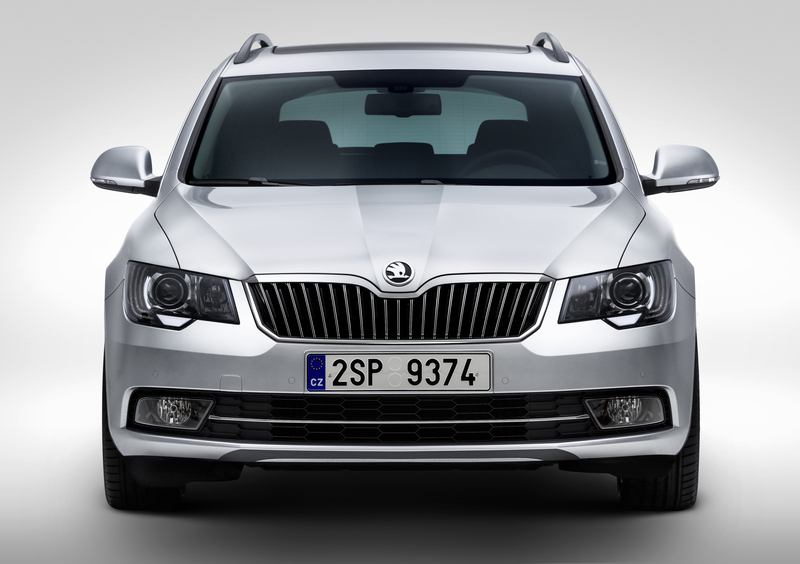 Skoda Superb Station Wagon (2009-15) (3)