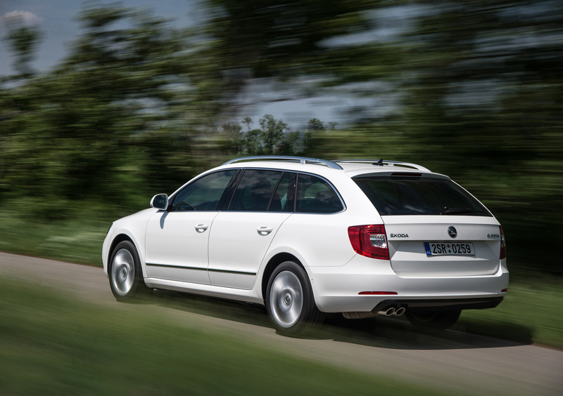 Skoda Superb Station Wagon (2009-15) (8)