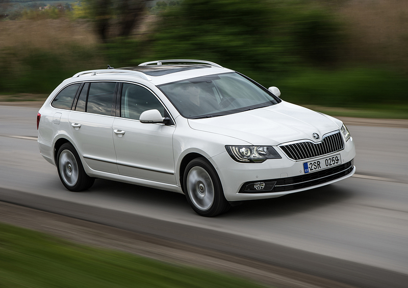 Skoda Superb Station Wagon (2009-15) (9)