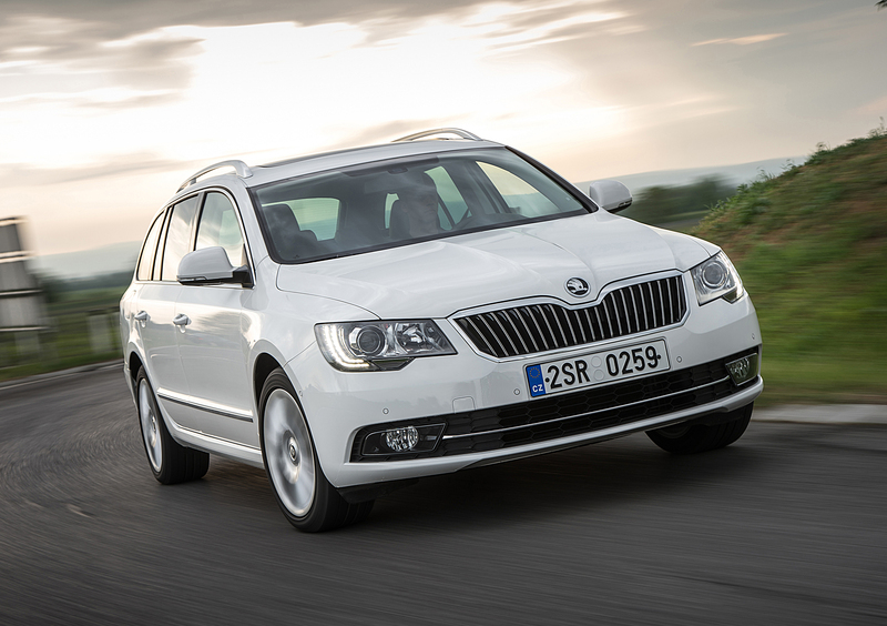 Skoda Superb Station Wagon (2009-15) (11)