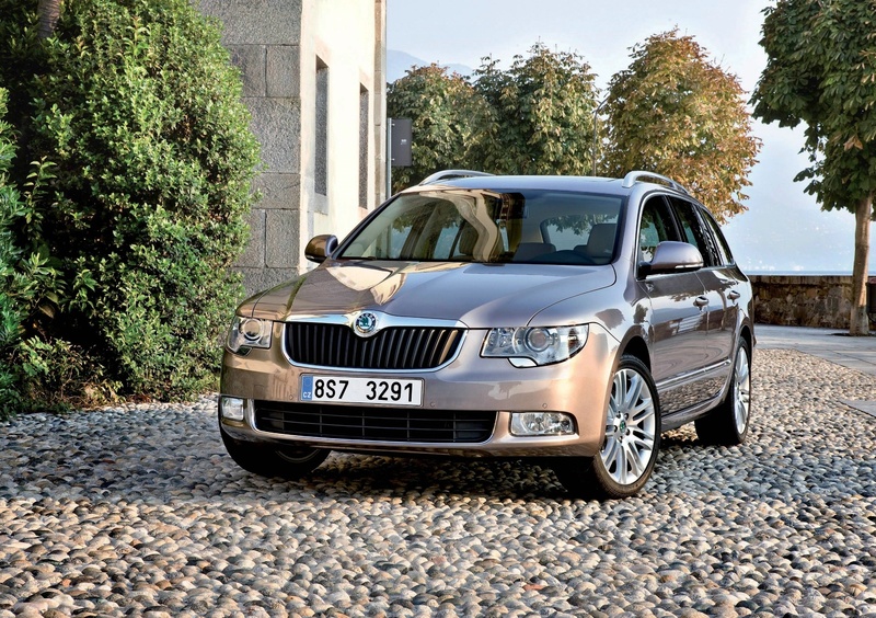 Skoda Superb Station Wagon (2009-15) (23)