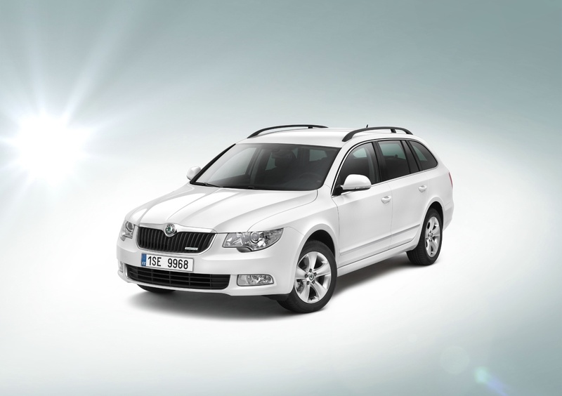 Skoda Superb Station Wagon (2009-15) (33)