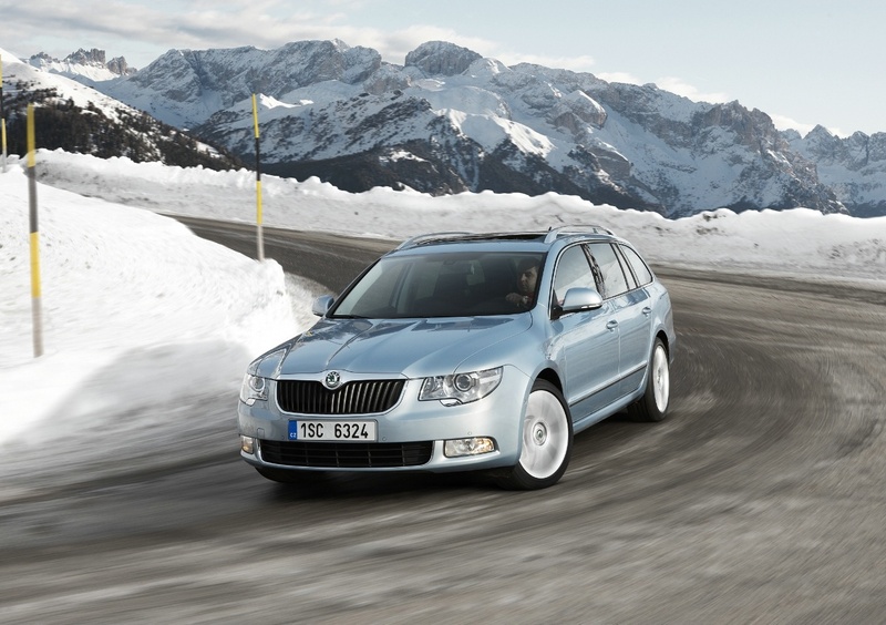 Skoda Superb Station Wagon (2009-15) (49)