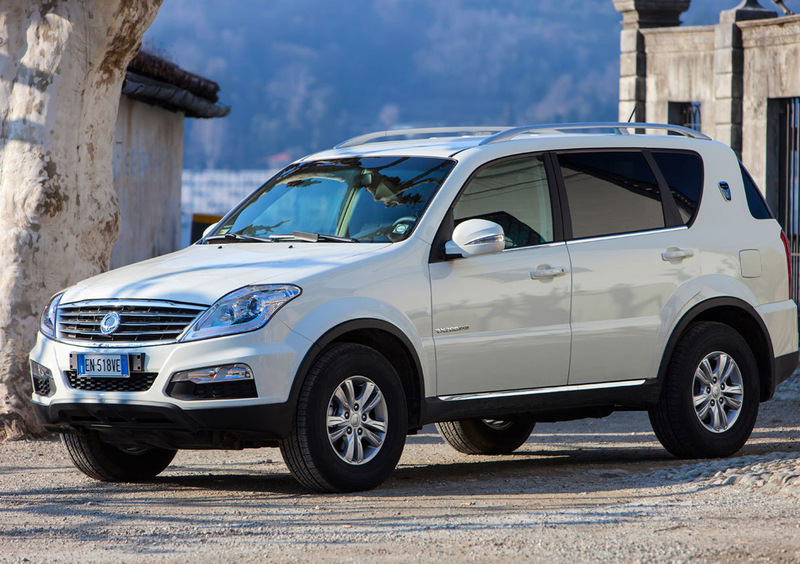 Ssangyong Rexton W (2013-17) (2)