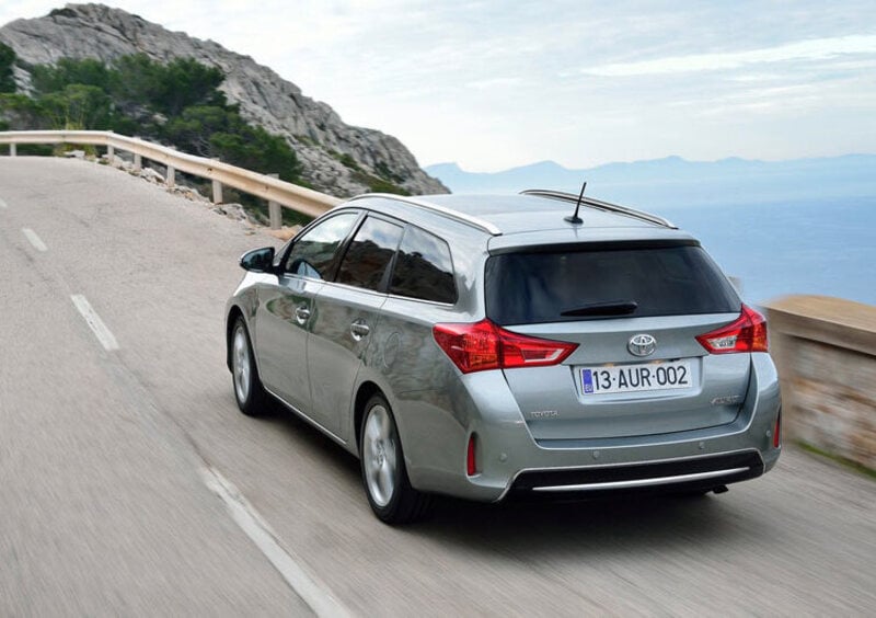 Toyota Auris Station Wagon (2013-19) (8)