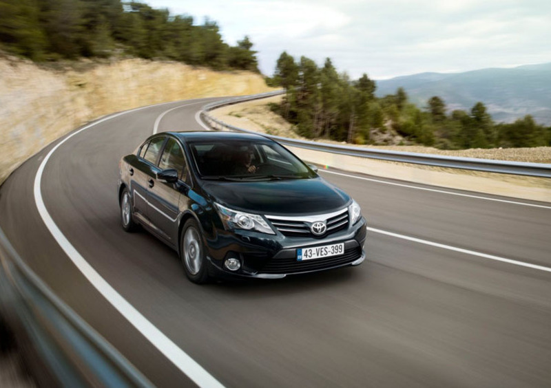 Toyota Avensis (2009-15) (3)