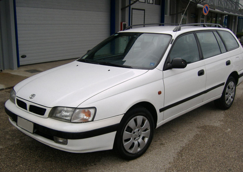 Toyota Carina Station Wagon (1995-98)
