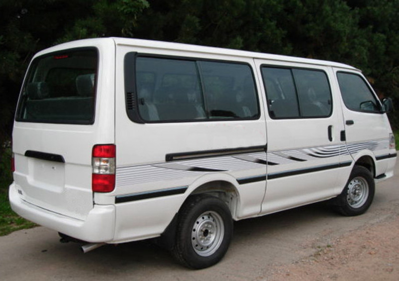 Toyota Hiace Furgone (2006-11) (2)