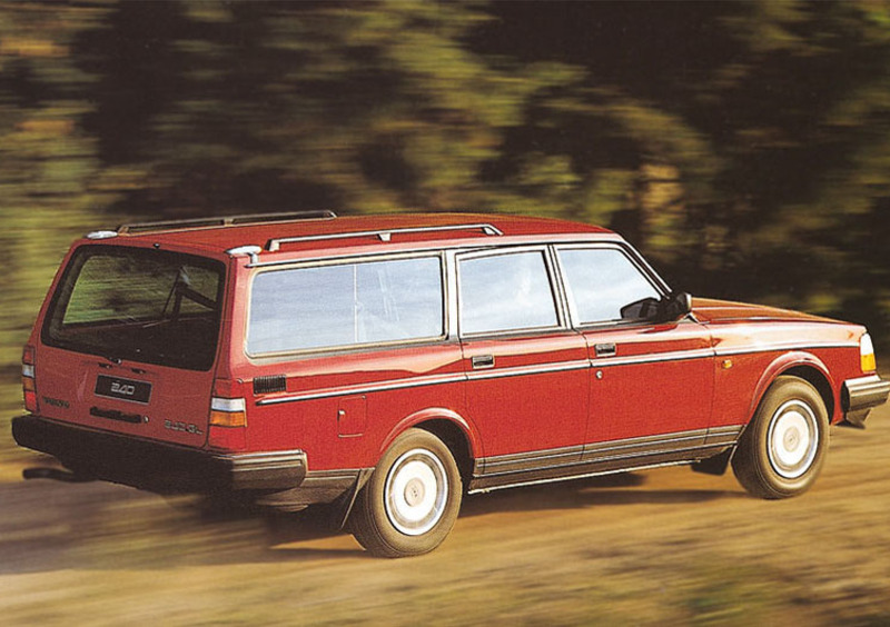 Volvo 240 Station Wagon (1984-93) (2)