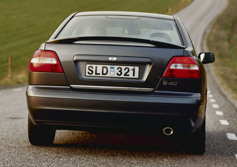 Volvo S40 (1996-04) (2)