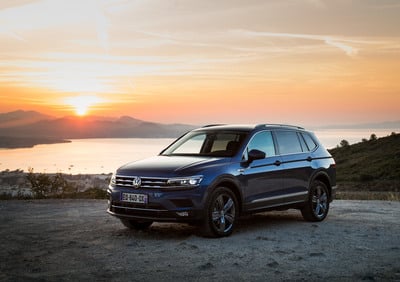 VW Tiguan Allspace. A pochi 'passi' dal Touareg [Video]