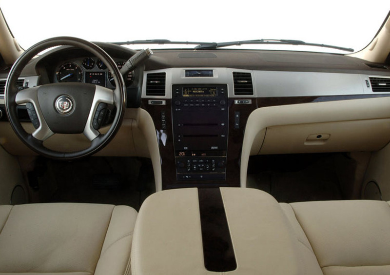 Cadillac Escalade (2005-15) (4)