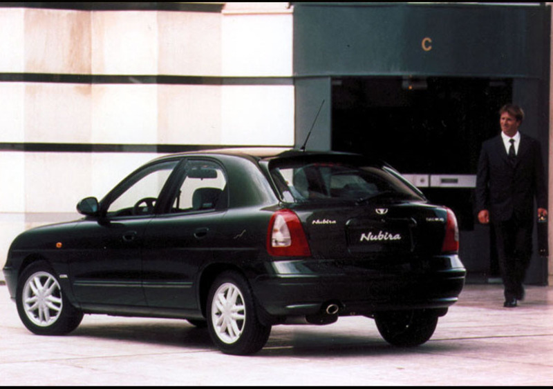 Daewoo Nubira (1997-03) (4)