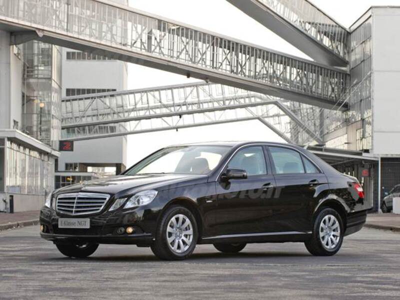 Mercedes-Benz Classe E 200 NGT BlueEFFICIENCY Elegance