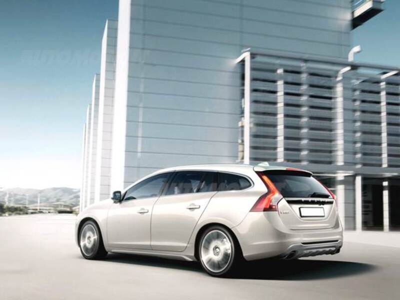 Volvo V60 T5 R-design