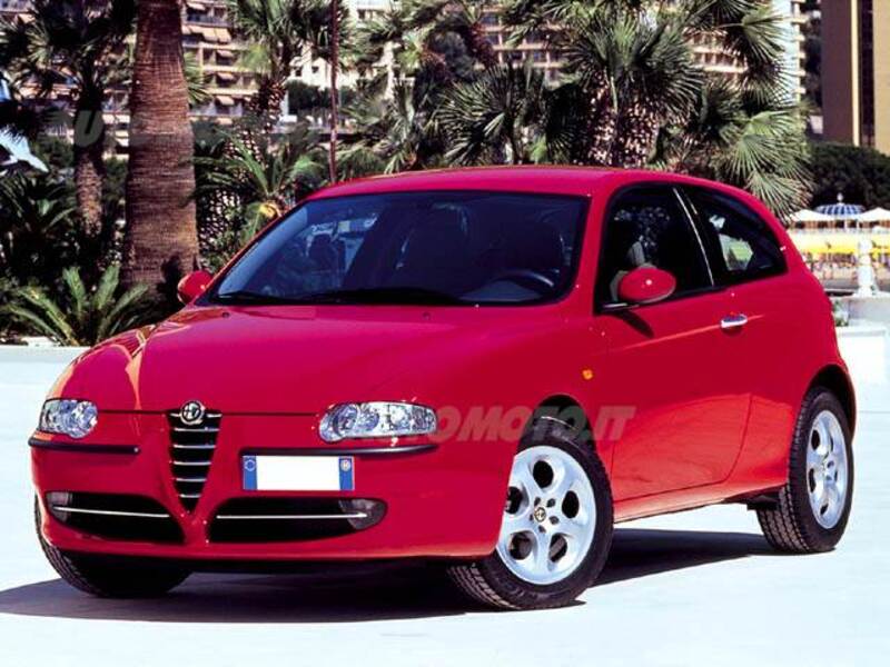 Alfa Romeo 147 2.0i 16V Twin Spark cat 3p. Distinctive