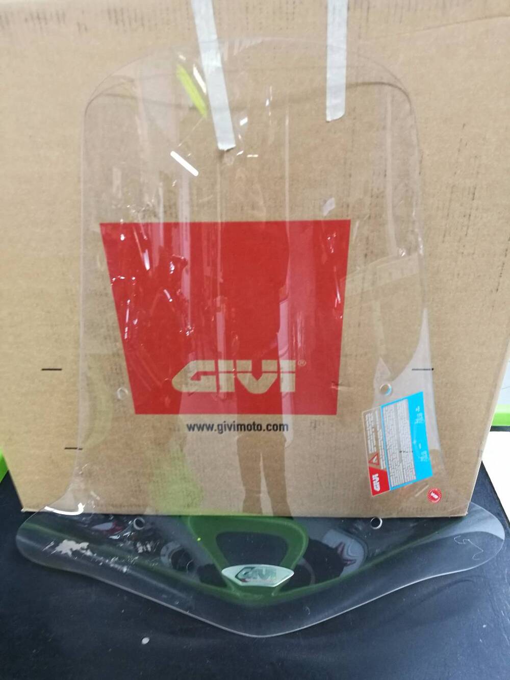 Parabrezza GIVI scooter v