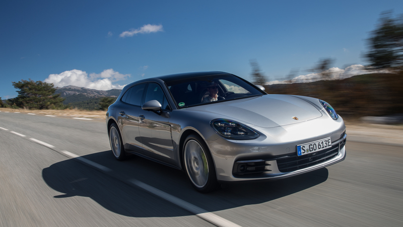 Porsche Panamera Sport Turismo E-Hybrid, equilibrio tra prestazioni e famiglia [Video]