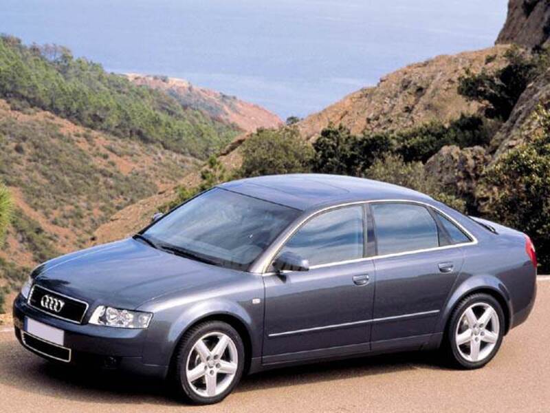 Audi A4 3.0 V6 30V cat 