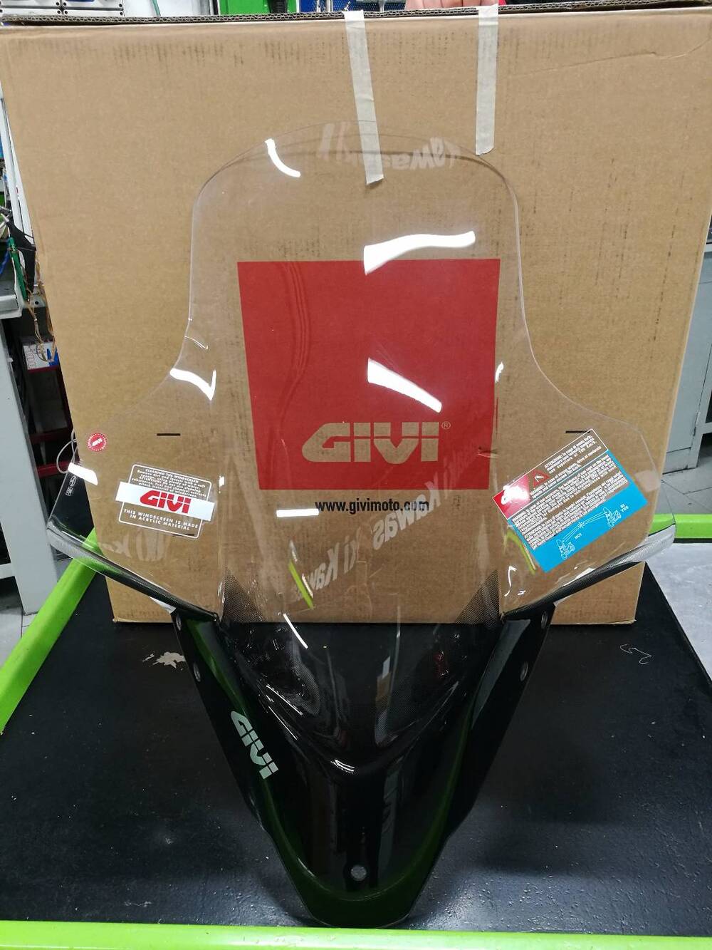 parabrezza Givi J300