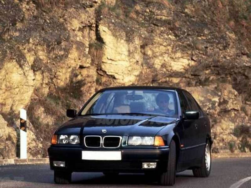 BMW Serie 3 318is 1.9 16V cat 4 porte