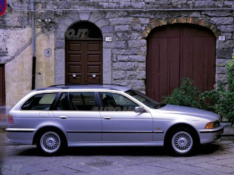 BMW Serie 5 Touring 530d 24V cat  Futura 